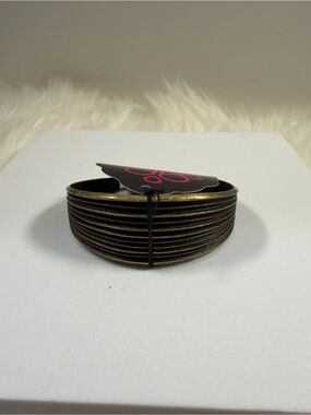 🩷5/$10🩷 paparazzi Antique Gold Stacked Metal Cuff Bracelet